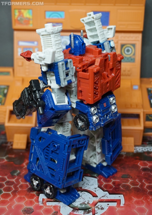 Review Siege Ultra Magnus Leader War For Cybetrtron  (28 of 93)